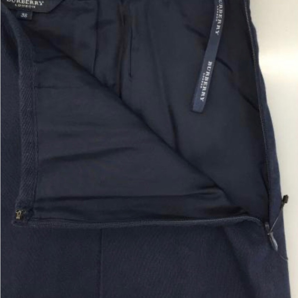 Burberry lined skirt - Picture 2 of 3